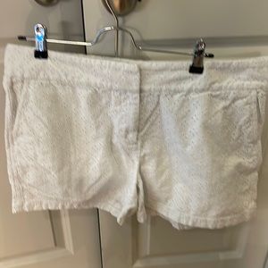 White Vineyard Vine shorts